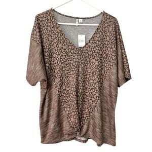 NEW Cato Womens XL J/M Sportswear Lightweight Sweater Animal Mob Wife Safari
